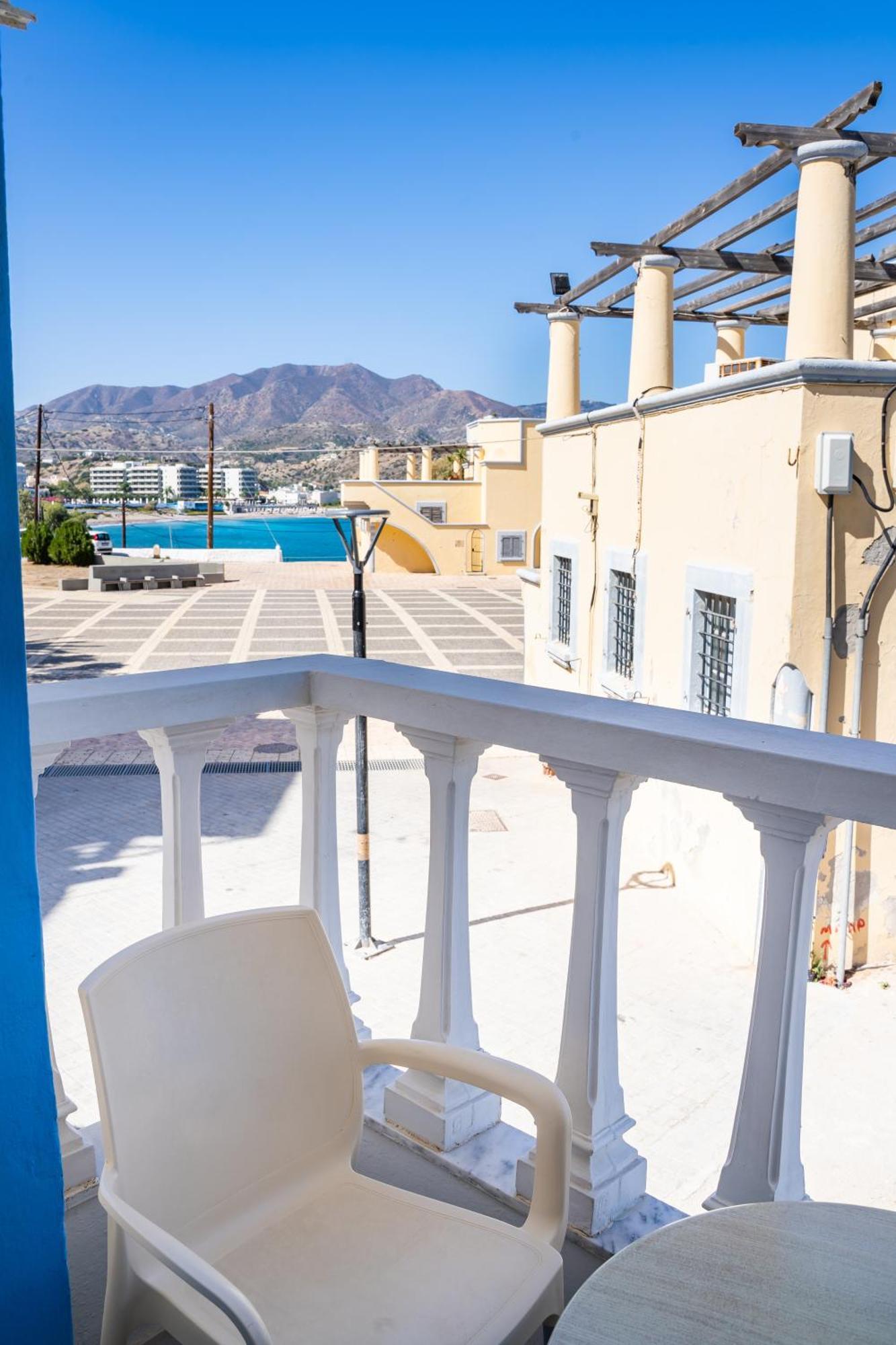 Aparthotel P I G A D I A B A Y Karpathos Esterno foto